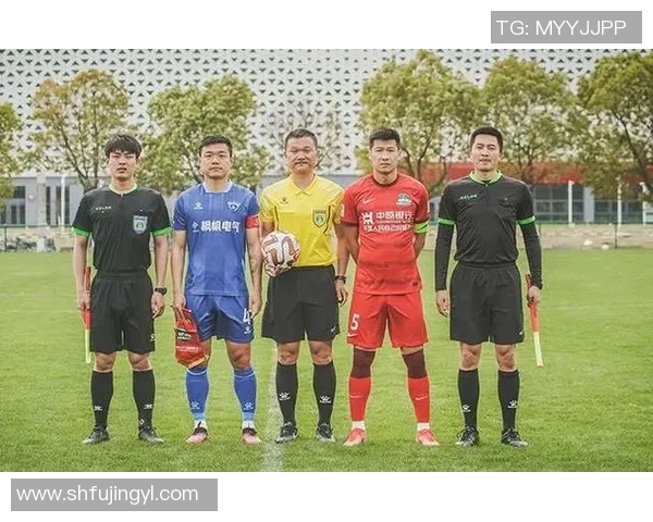 武汉足球队与南京足球队实力对比赛后分析与总结